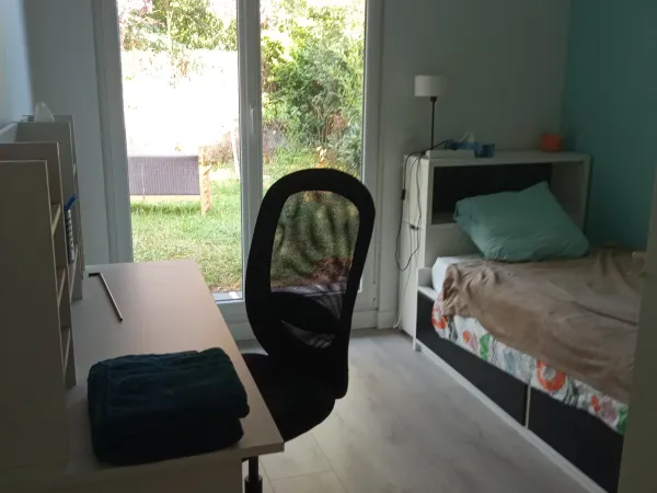 Loue chambre 10m² Voisins-le-Bretonneux 