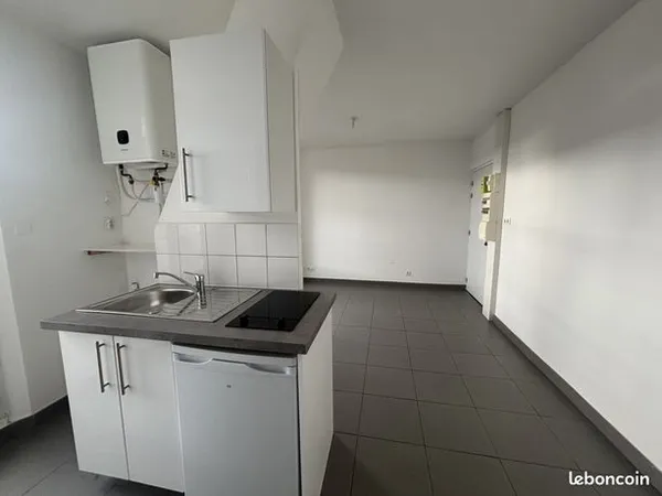Studio 1 pièce 21 m² 