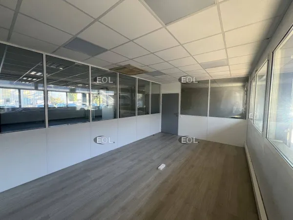 Bureaux 210 m² 
