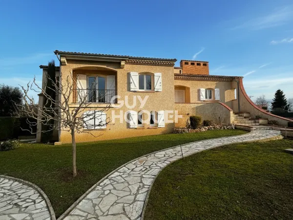 MAISON À VENDRE DE 8 PIÈCES DE 264,00 M² 