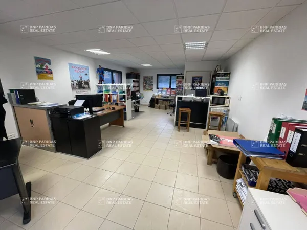 Local d'activité 100 m² 