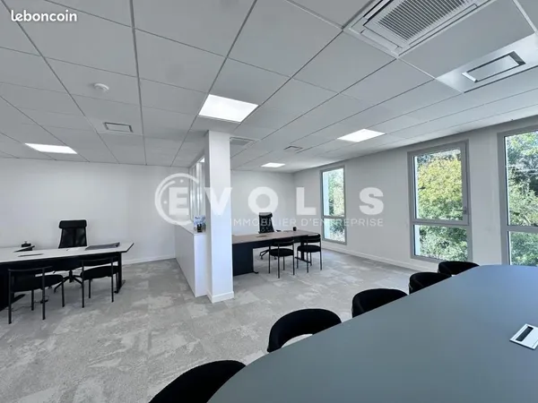 Bureau 136 m² 