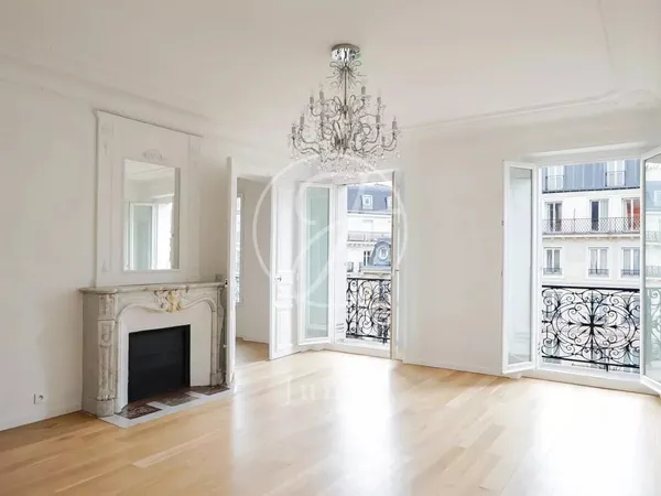 Paris 11e - BOULEVARD VOLTAIRE - Appartement à vendre - 5 pièces 