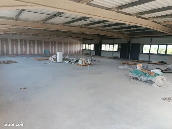 Local 319 m² SAINT FRANCOIS 