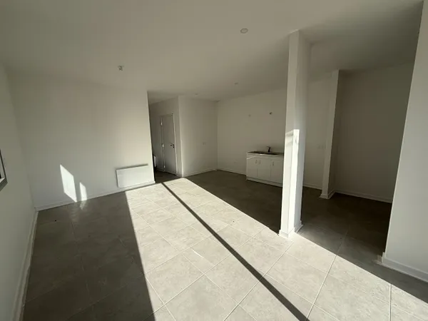 Appartement type 3 refait à neuf - Pellouailles les Vignes 