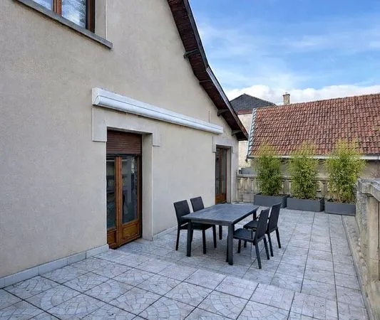 Maison 10 pièces 215 m² 