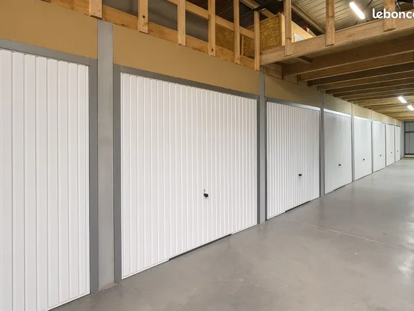 Box de stockage garde meubles à louer 