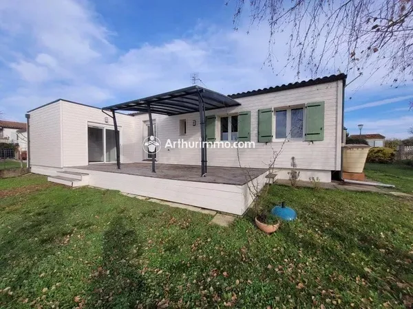 Maison de plain pied à Saint-Jean-d'Angély 