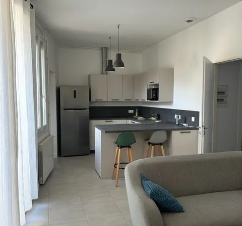 Echoppe meublée 4 pièces avec terrasse 