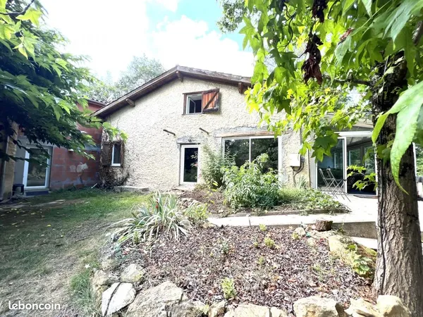 Propriété 7 pièces 272 m² 