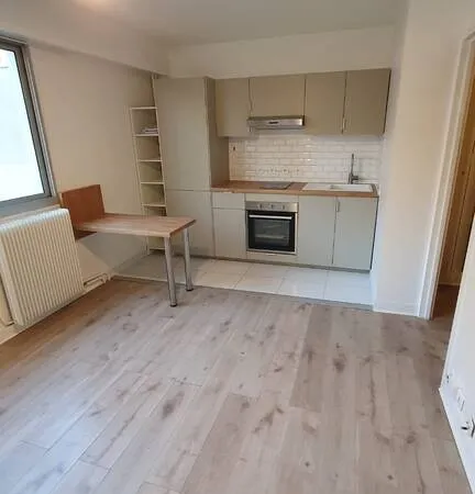 Studio 1 pièce 25 m² 