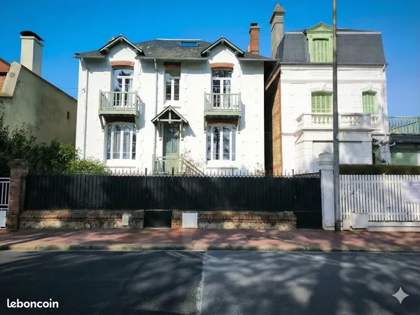 Villa Deauville Plein Sud face à l'Hippodrome - 200m² Rénovés - Tout à pied 