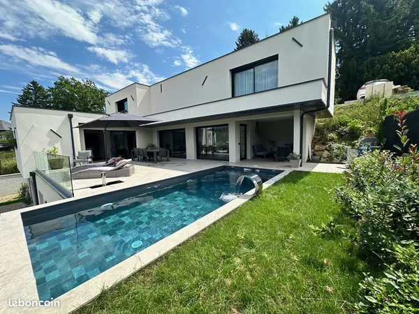 Villa 6 pièces 218 m² 