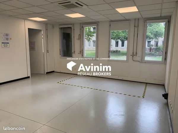 Bureaux 360 m² 
