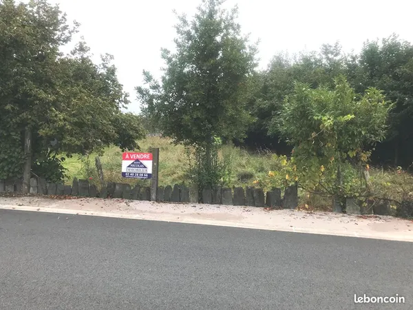 Terrain 590 m² DERVAL 
