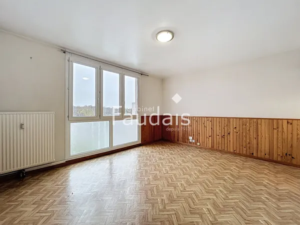 Location T1 dernier étage avec ascenseur Résidence Les Ron 