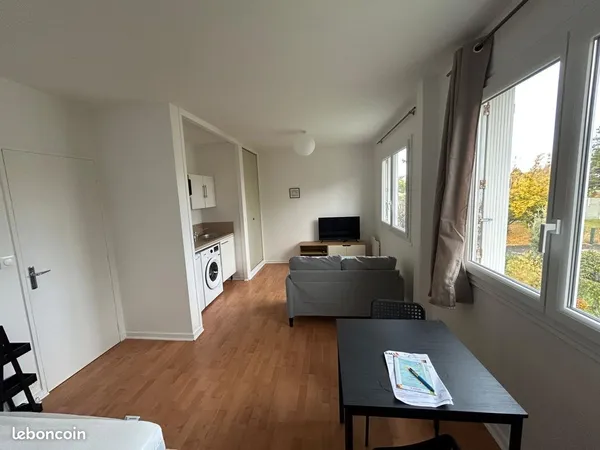 Studio meublé 27 m² Angers ( Quartier Lafayette Eblé) - Parking + Cave 