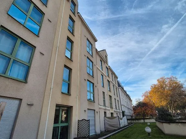 Studio 1 pièce 35 m² 