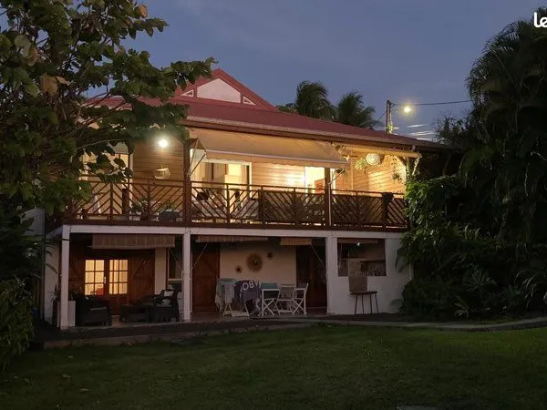 Villa T5 Guadeloupe - bonne rentabilité 