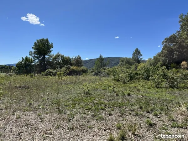 Terrain 1 100 m² La Roquebrussanne 