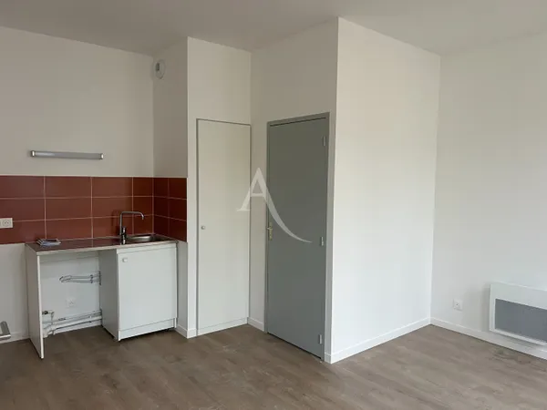 Studio 1 pièce 23 m² 