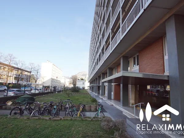 GRENOBLE T5 entièrement rénové - 105,72 m2 