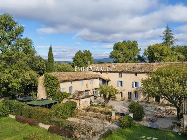 A vendre propriété de charme face au Luberon 