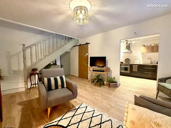 Jolie maison T4 rénovée, quartier résidentiel au calme, garage et jardin 