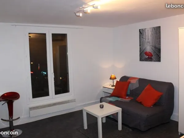 Charmant studio meublé refait à neuf - Paris 10e 