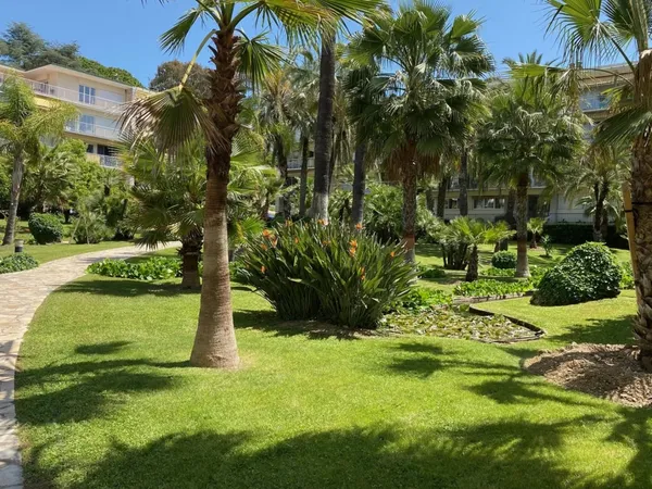 Cannes Montrose vente 3 pièces en rez de jardin 