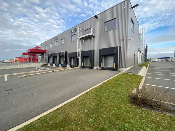 Entrepôt 790 m² 