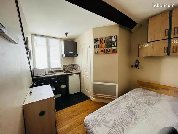 Studio 1 pièce 12 m² 