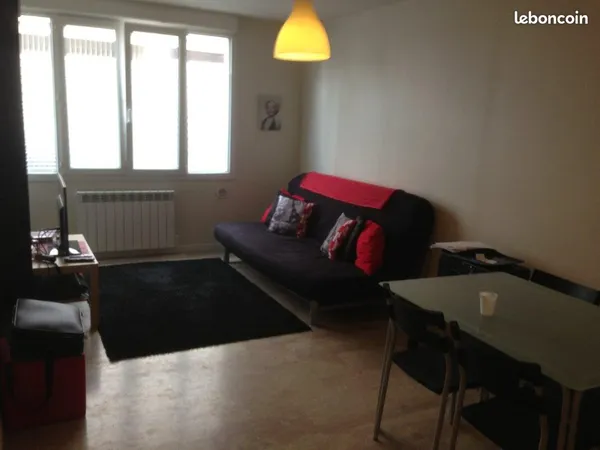 T2 meublé Villeurbanne limite Lyon 6ème 