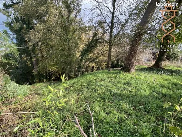 Terrain 741 m² 