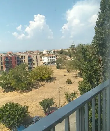 Grand studio meublé (30 m2) lumineux et calme , quartier Berges de l'Aude 