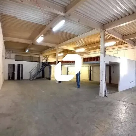 Local d'activité 281 m² 