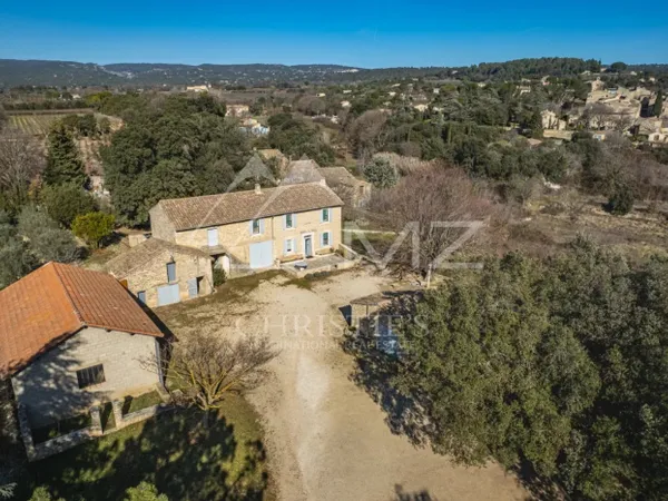 Gordes - MAS A RENOVER AVEC VUE 