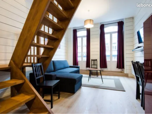 T3 meublé en duplex à côté du métro Rihour et de la grand place 