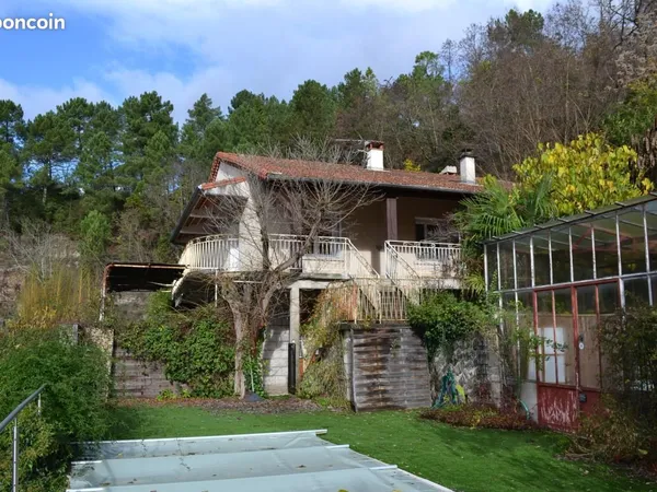 Château 7 pièces 139 m² 