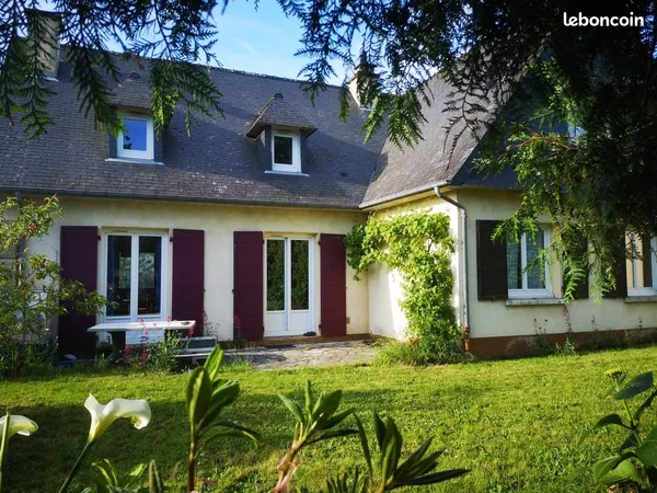 Maison - 8 pièces - grand jardin 