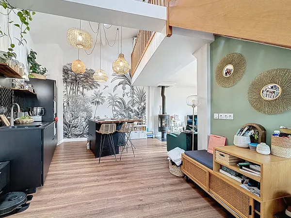 QUARTIER PAUL BERT - TOURS - Maison rénovée 5 pièces 68 m2 avec 2 chambres, jardinet et terrasse 