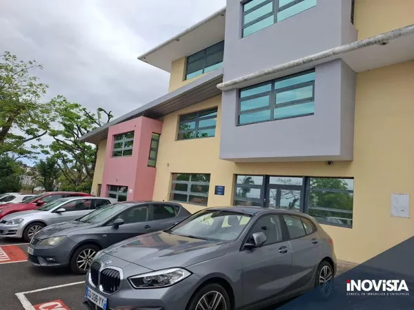 Bureaux à vendre à Sainte-Clotilde 