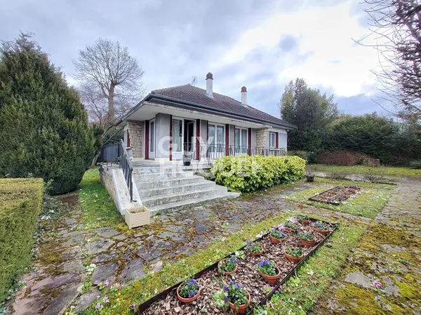 Maison individuelle La Celle Saint Cloud - terrain de 747 m². 