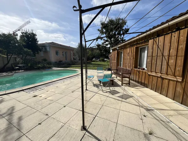 Maison de plain-pied 7 pièces 210 m² 