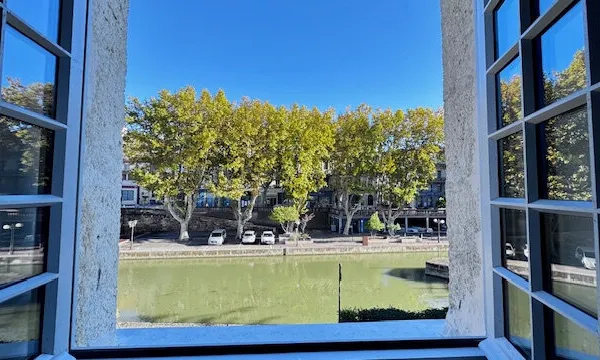 RARE, coeur historique de NARBONNE, magnifique studio entièr 