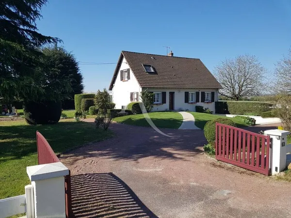 Maison de plain-pied 8 pièces 156 m² 