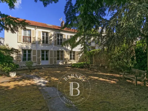 LA GARENNE COLOMBES MAISON ANCIENNE AVEC JARDIN 