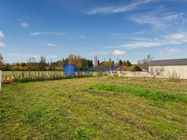 Terrain 700 m² 