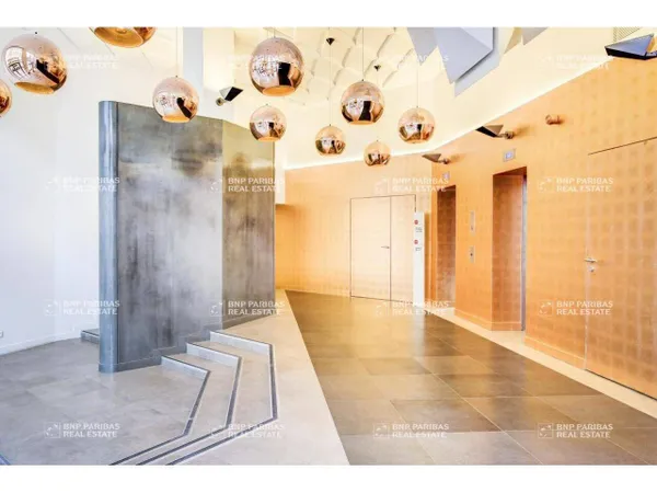 Bureaux 213 m² 