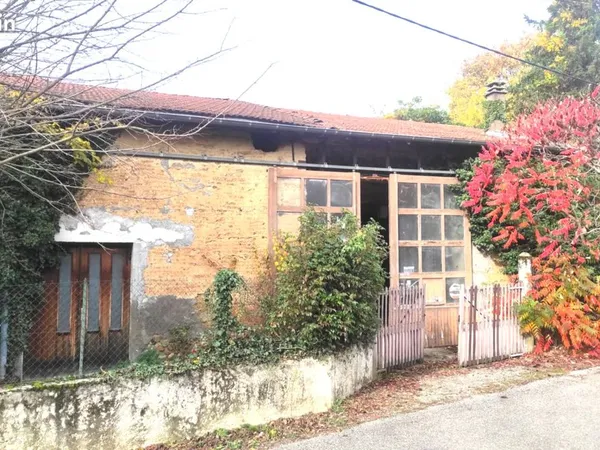Local 6 pièces 350 m² 